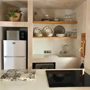 https://casa-perla-a-hidden-gem-in-the-old-town-tarifa.es-andalucia.com